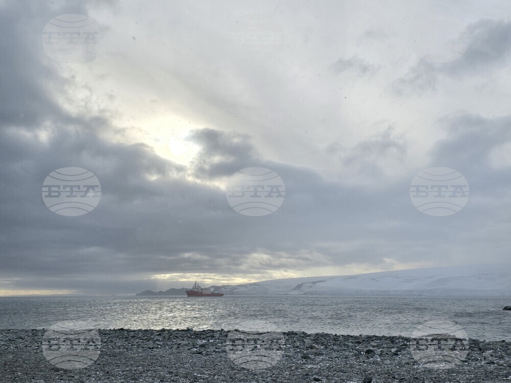 Group of Antarctic Scientists and Journalists to Set Sail for King George Island on Way Back to Bulgaria