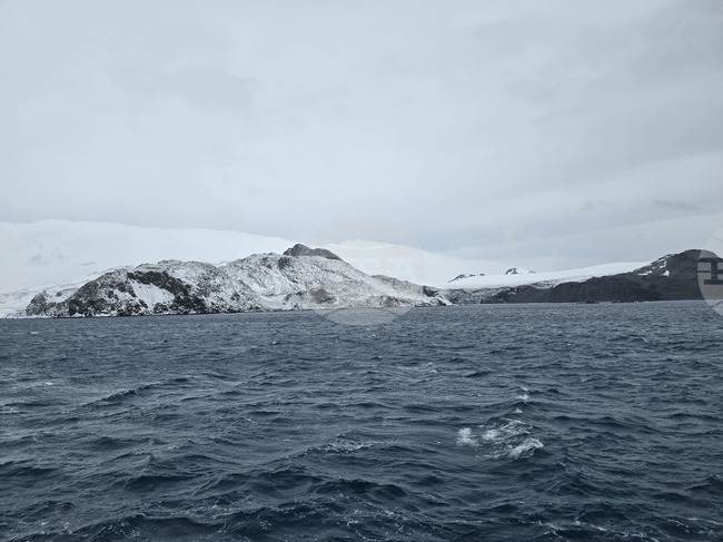 Expedition Members Reach Antarctic Base After Storm Delays