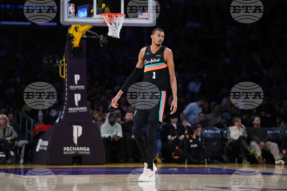 Spurs Lakers Basketball