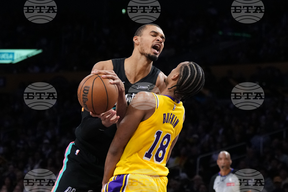 Spurs Lakers Basketball