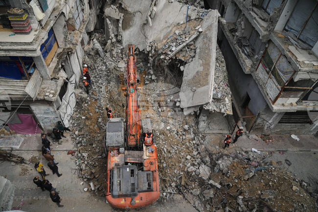 Mideast Wars Digging for Family