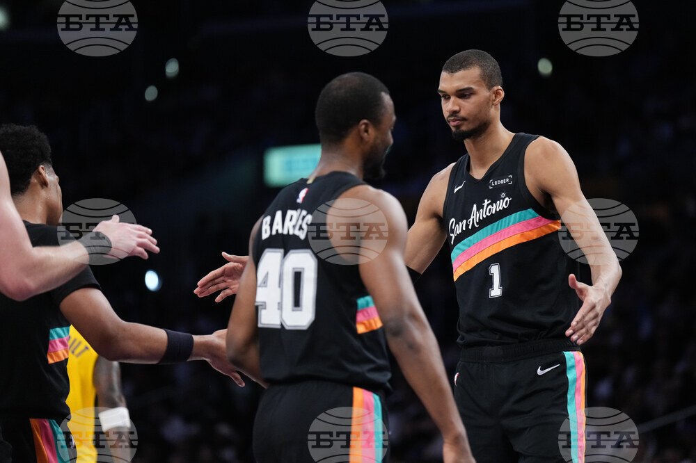 Spurs Lakers Basketball