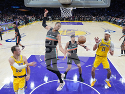 Spurs Lakers Basketball