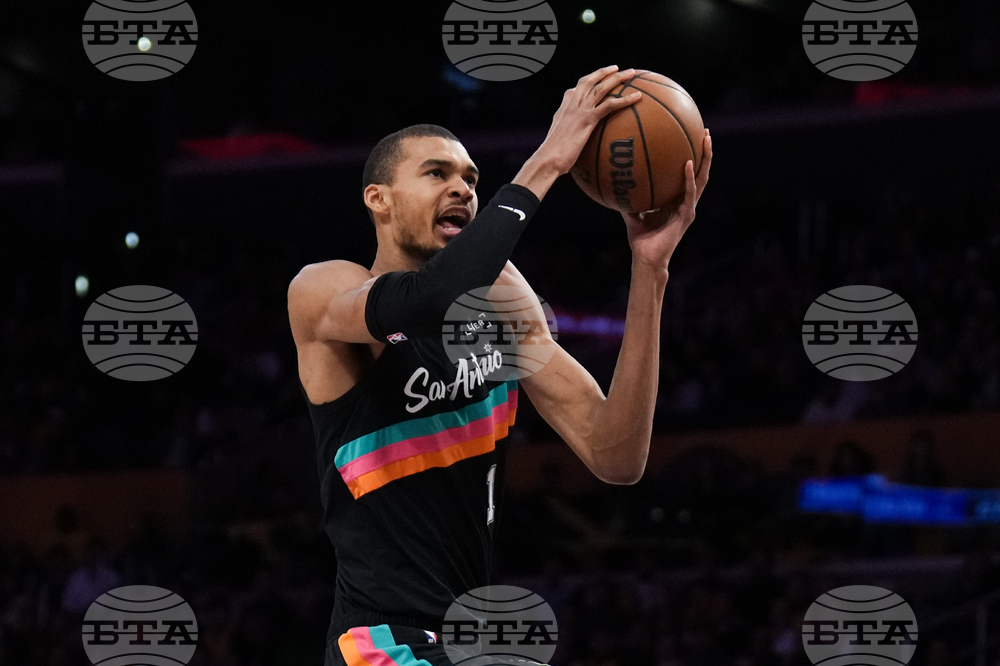 Spurs Lakers Basketball