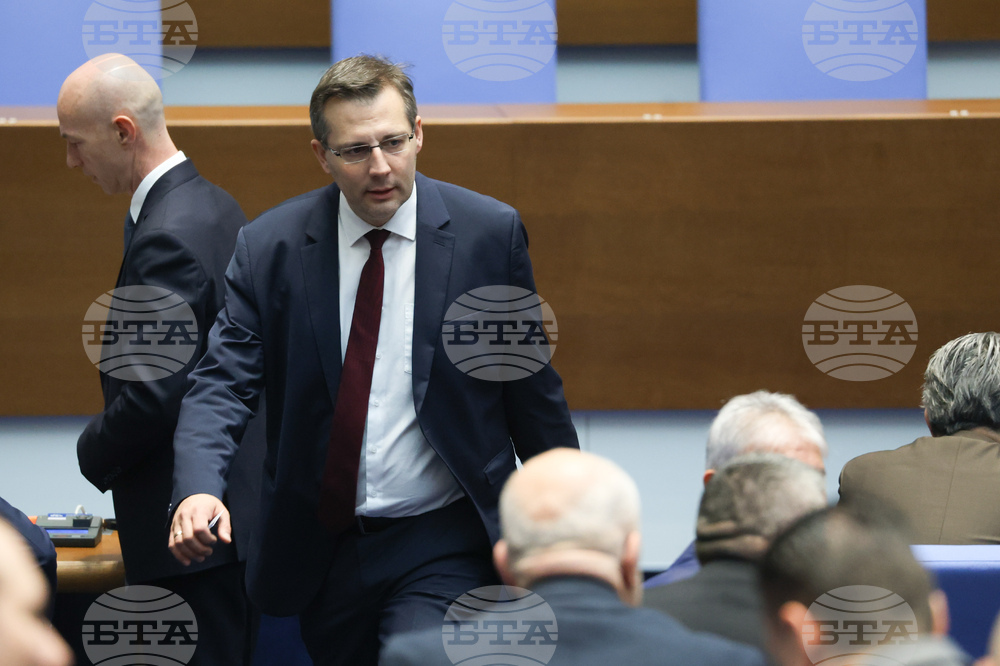 Депутатите изслушват представители на КЗК, КЗП и НСИ за нарастването на цените на някои стоки и услуги, и необичайно високи сметки за ток 