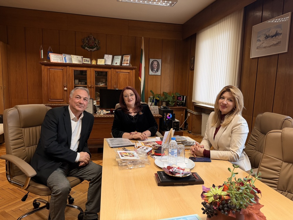 Българският фаготист д-р Тома Михайлов, който живее в Лима, Перу, гостува в Изпълнителната агенция за българите в чужбина