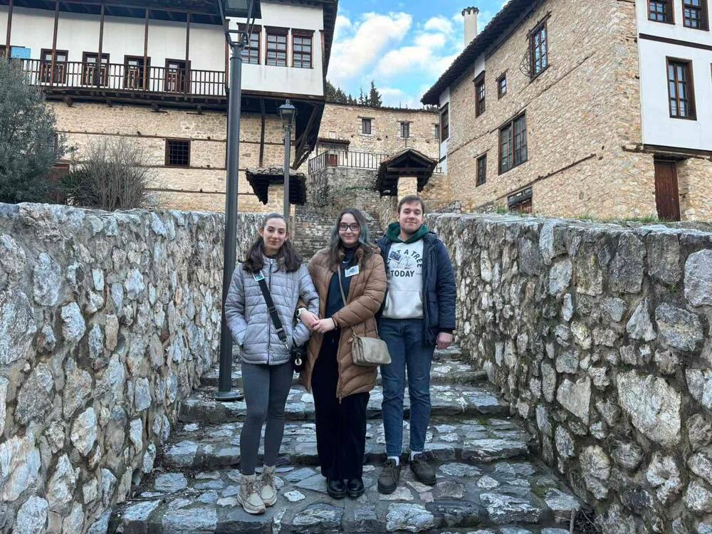 Ученици от Българското средно училище „Д-р Петър Берон“ в Прага, Чехия, участваха в международен младежки обмен в Северна Гърция