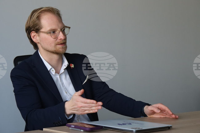 Румъния - Букурещ - Антони Пейчев - музика чрез изкуствен интелект