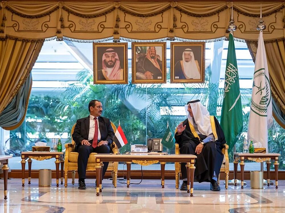 САБА: Йеменският министър на вътрешните работи обсъди засилване на сътрудничеството в областта на сигурността с Рияд 