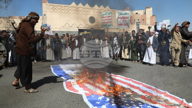 Хусите се заканиха да възобновят атаките срещу кораби в Червено море и срещу Израел