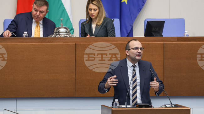 При регистрация за участие в избори Комисията по досиетата ще получава информация с трите имена, ЕГН и от коя политическа сила е кандидатът