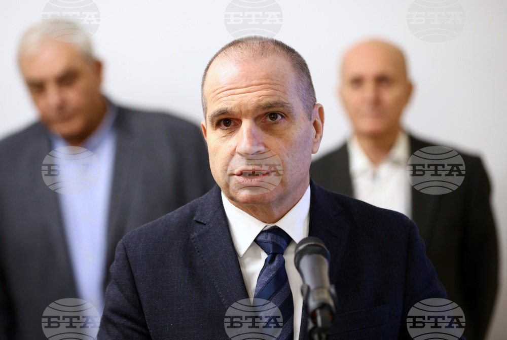 Гроздан Караджов - железопътни превози - договори - подписване