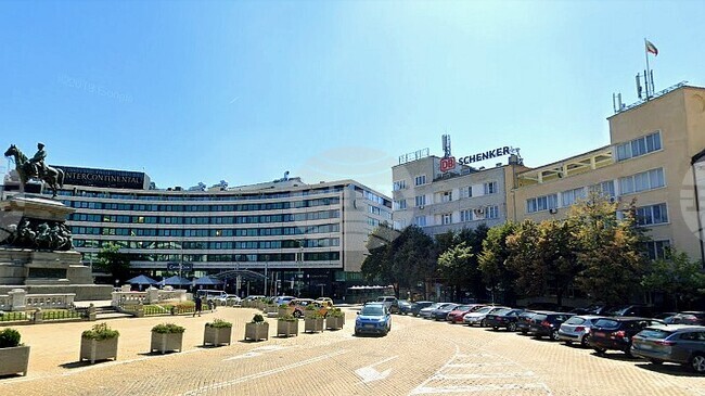 След среща с образователния министър от Националното представителство на студентските съвети съобщават, че днес няма да има протест пред МОН