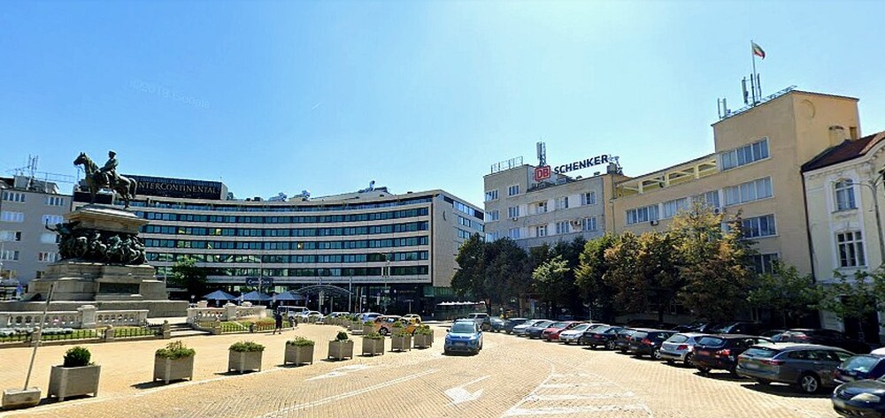 След среща с образователния министър от Националното представителство на студентските съвети съобщават, че днес няма да има протест пред МОН