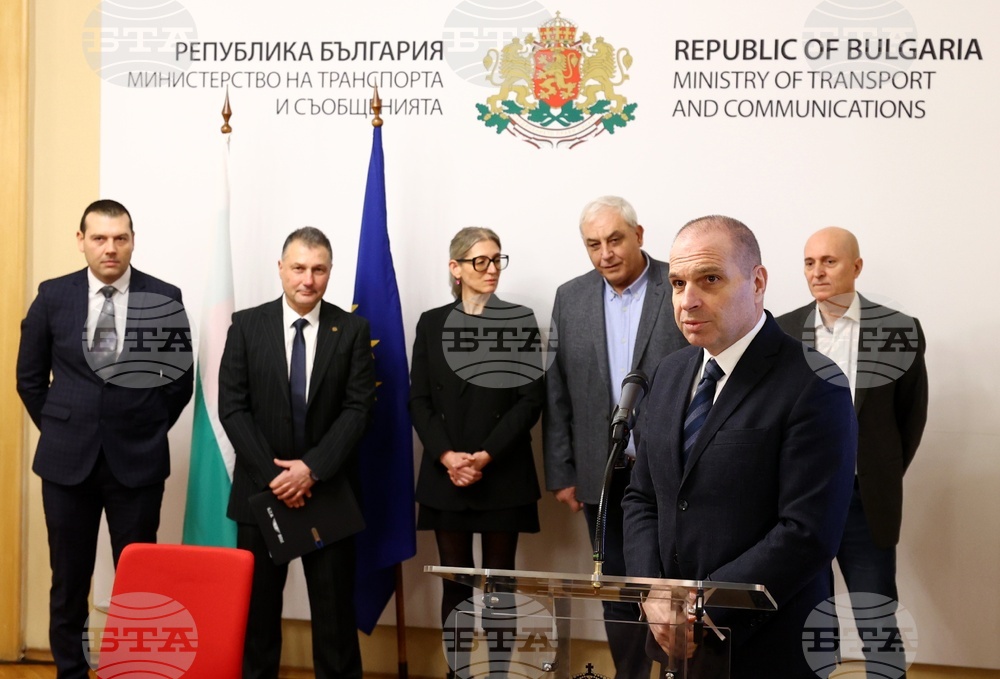 Гроздан Караджов - железопътни превози - договори - подписване