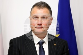 Гроздан Караджов - железопътни превози - договори - подписване