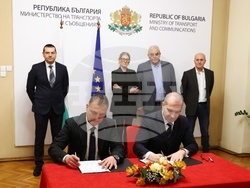 Гроздан Караджов - железопътни превози - договори - подписване