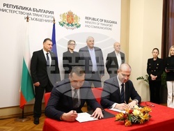 Гроздан Караджов - железопътни превози - договори - подписване