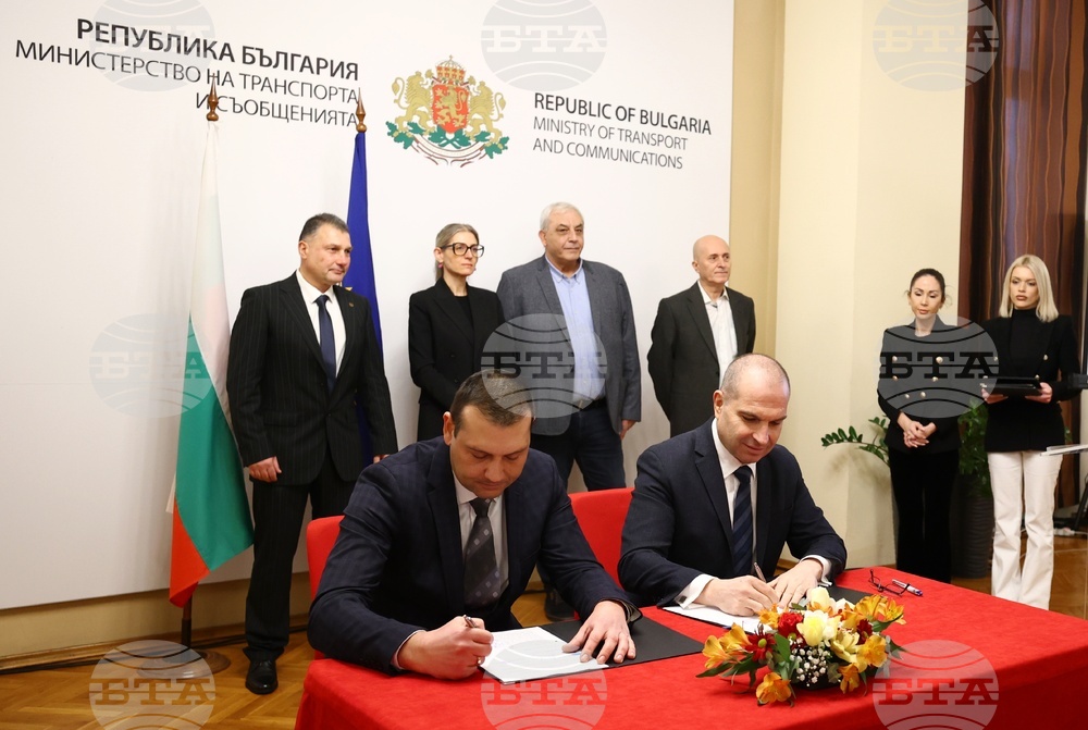 Гроздан Караджов - железопътни превози - договори - подписване