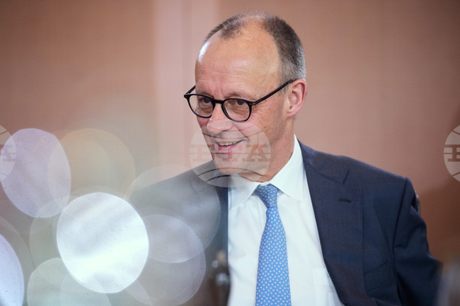 Канцлерът Мерц призова китайските компании да продължат да инвестират в Германия по време на посещението си в Пекин