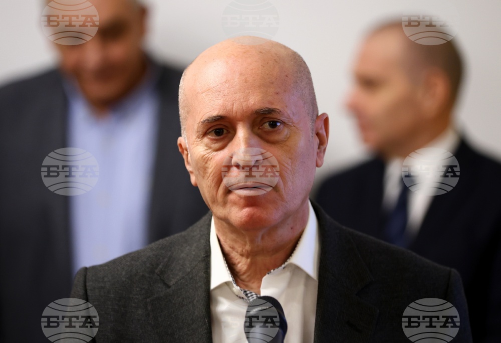 Гроздан Караджов - железопътни превози - договори - подписване