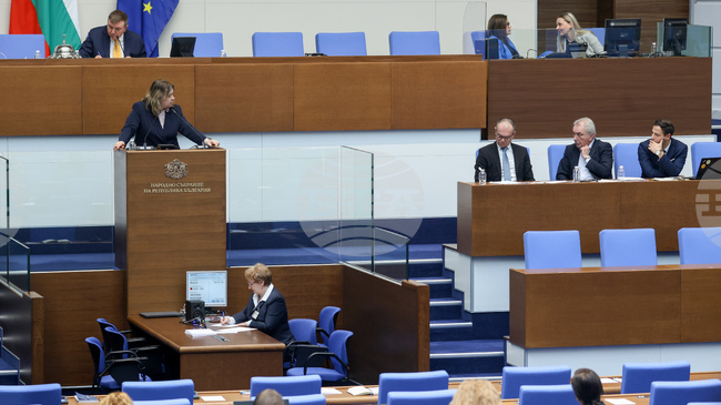 Ценови шок в хранителните продукти не се наблюдава, не се констатират и забранени споразумения в сектора, заявиха от КЗП и КЗК 