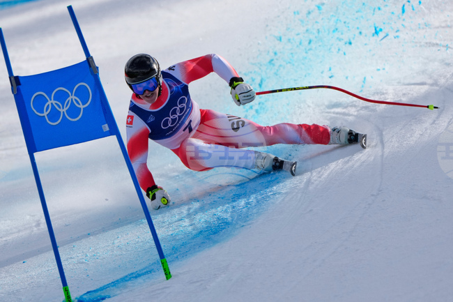 Швейцарецът Франьо фон Алмен спечели трето злато на Олимпийските игри в Милано-Кортина с триумф в супергигантския слалом