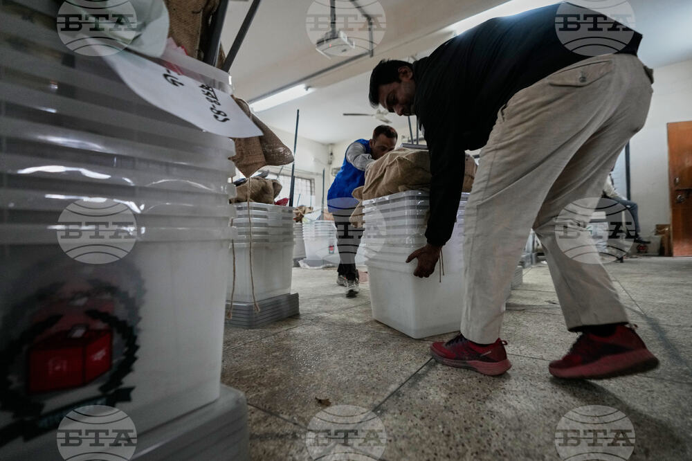 Изборните секции в Бангладеш отвориха за произвеждането на първите парламентарни избори след свалянето на Шейх Хасина през 2024 г.