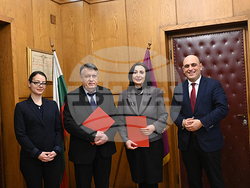 Софийският университет и Дипломатическият институт подписаха споразумение за сътрудничество. Снимка: СУ