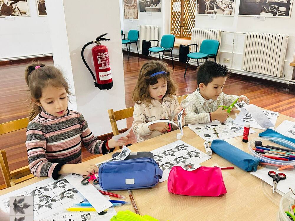 Образователно-творчески занимания, свързани със звуковете в думите, бяха организирани в Българското училище „Родна реч“ в Тудела, Испания