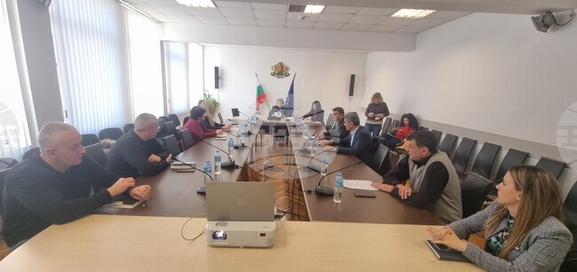 Няма проблеми и напрежение в процеса по въвеждането на еврото в Шуменско, отчетоха институции и общини