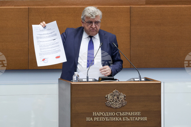 Няма следа кой е искал да се сключи споразумение с "Национална агенция за контрол на защитените територии", в МОСВ няма оригинал, каза Манол Генов