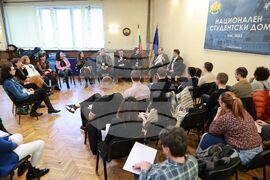 Национален студентски дом - кръгла маса