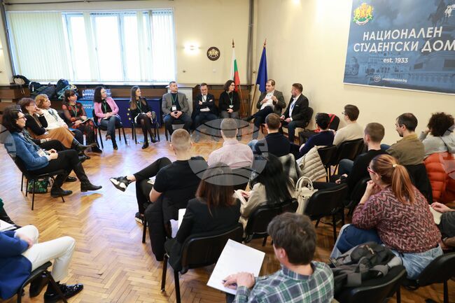 Национален студентски дом - кръгла маса 
