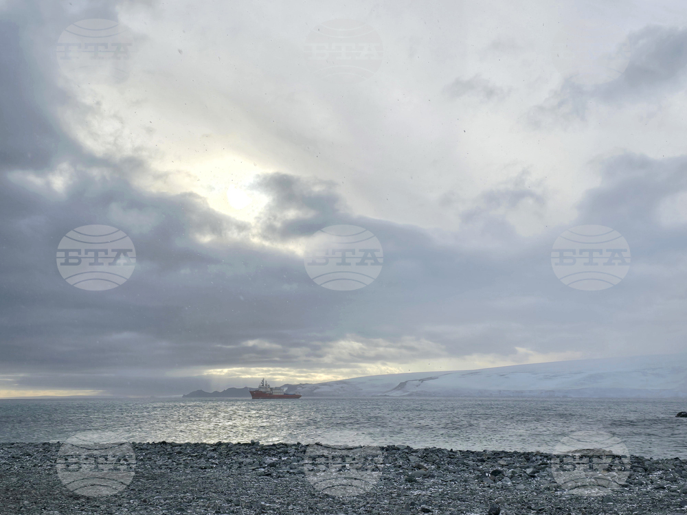 Antarctica - 34th Bulgarian Antarctic Expedition