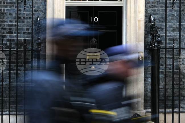 Великобритания очаква привилегированата ѝ търговска позиция със САЩ да се запази след решението на Върховния съд във Вашингтон за отмяна на всеобхватните мита