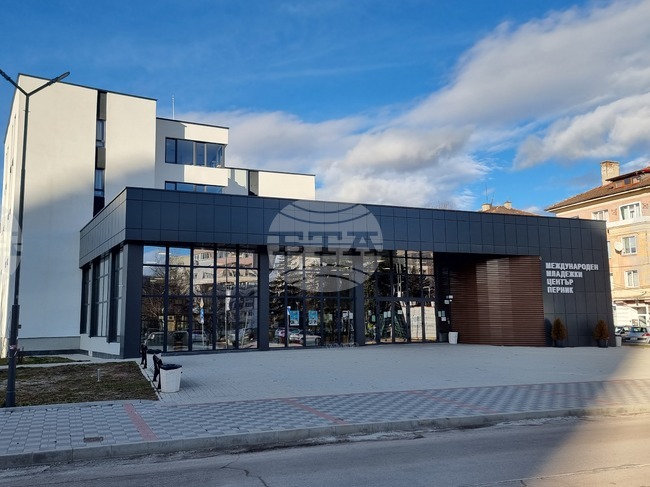 Ученици от Перник и региона могат да се възползват от безплатни индивидуални кариерни консултации