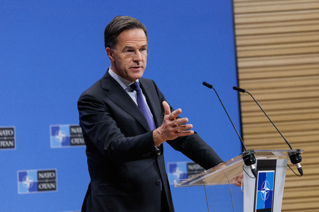 Всеки съюзник може да предприеме стъпки като Франция, каза Рюте по повод възможността за възобновяване на диалога между Париж и Москва