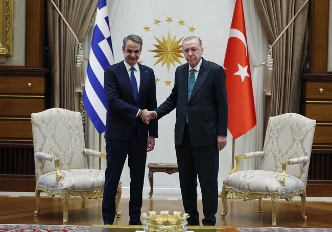Мицотакис и Ердоган са се съгласили, че различията между Гърция и Турция могат да бъдат разрешени на основата на международното право