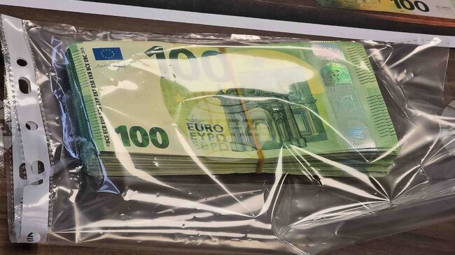 Четирима души са задържани при акция на ГДБОП срещу разпространение на фалшиви пари, откритите банкноти са на стойност около 1 млн. евро