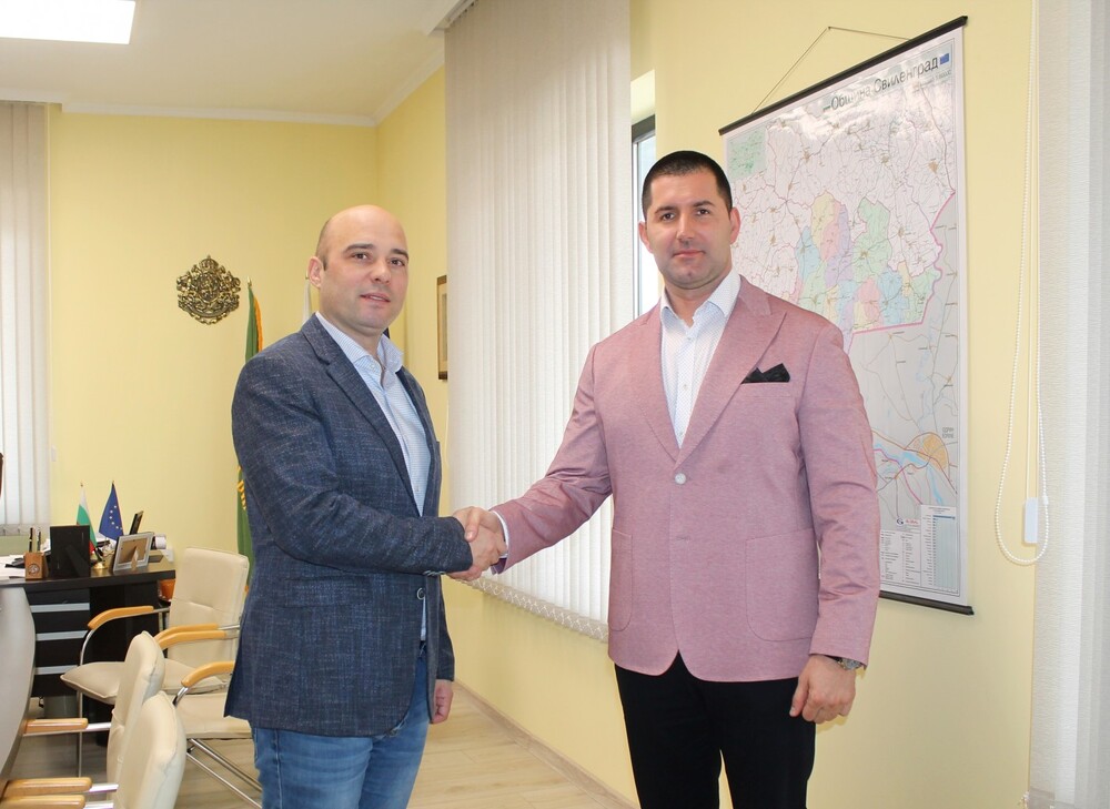 Община Свиленград: Кметът арх. Анастас Карчев и председателят на Българската асоциация за възобновяема енергия Илия Илиев обсъдиха енергийната ефективност на общината
