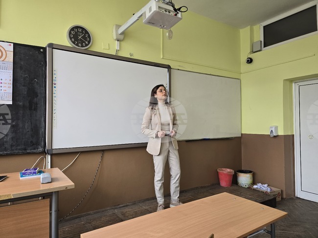 С навлизането на технологиите и използването на изкуствения интелект ще се подобри образованието в класната стая, каза Кристиана Чешмеджиева