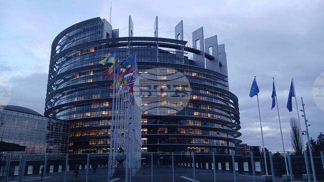 Европейският парламент преустанови прилагането на митническото споразумение ЕС -САЩ