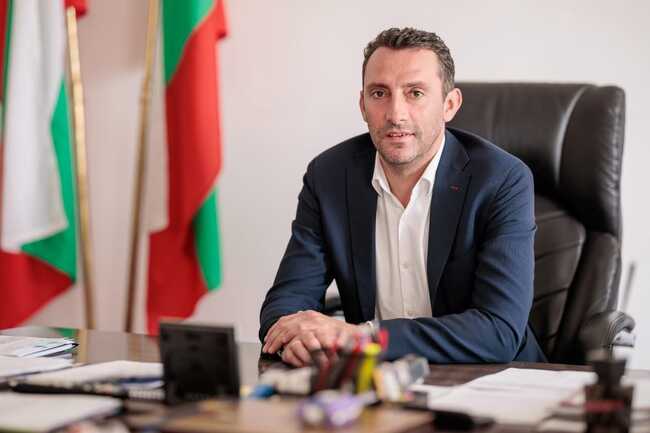 Министерство на младежта и спорта: Министър Пешев за успеха на биатлонистката Лора Христова