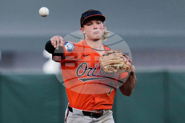 Orioles Holliday Injury Baseball