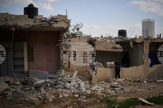 Израелски заселници разрушиха 15 палестински къщи на Западния бряг, съобщиха жители на селото