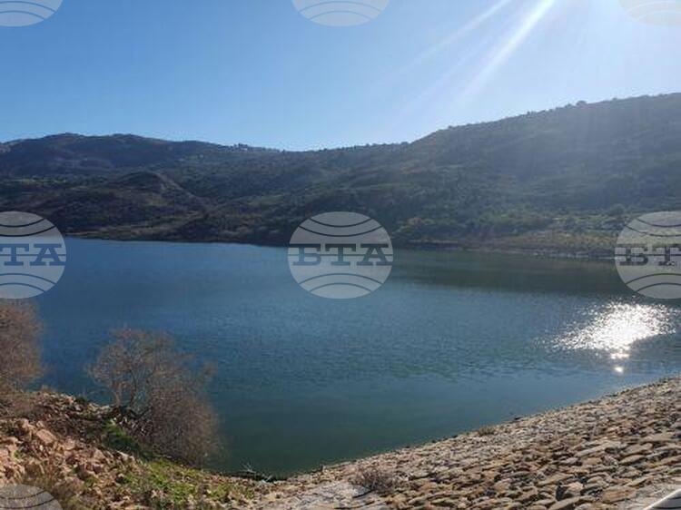 Обемът на водата в язовирите на Кипър е спаднал до