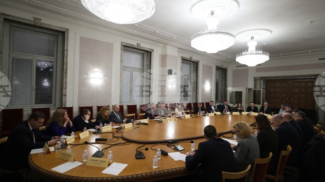 Комисията по енергетика в НС ще заседава извънредно днес