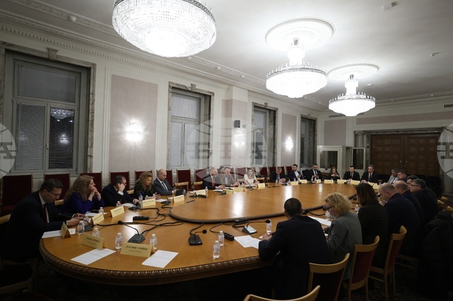 Комисията по енергетика в НС ще заседава извънредно днес