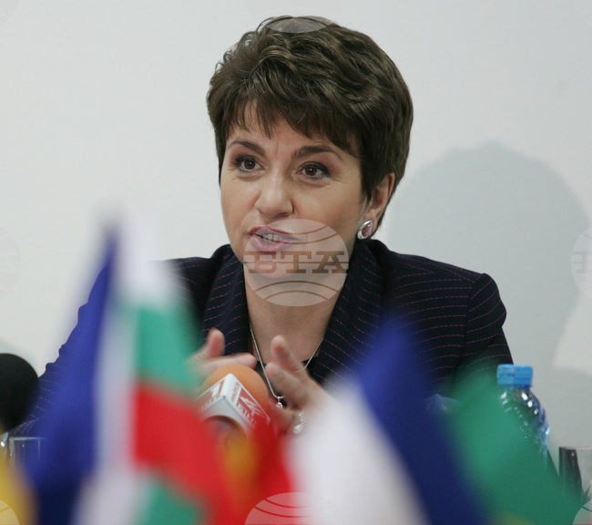 Меглена Плугчиева - политик и дипломат